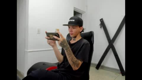 Snapshot of nick_straightboy chatting on 05.07.26 Nick online show from 05.07.26