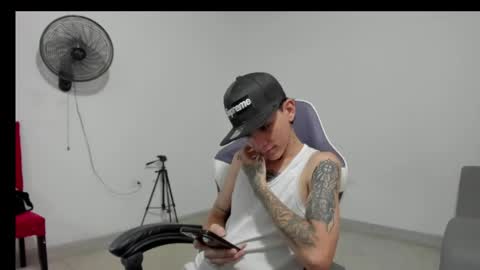 Snapshot of nick_straightboy chatting on 05.16.26 Nick online show from 05.16.26