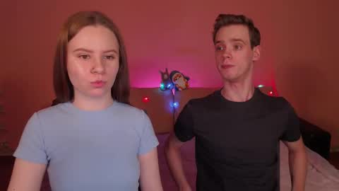 Snapshot of nickandmolly chatting on 02.09.25 nick and molly online show from 02.09.25