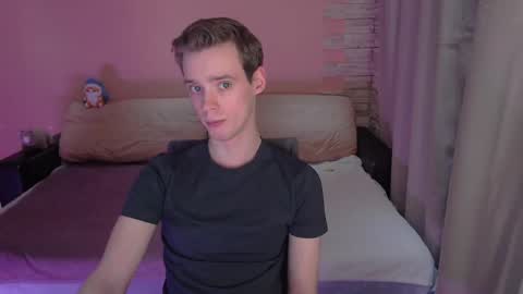 Snapshot of nickandmolly chatting on 03.03.25 nick and molly online show from 03.03.25