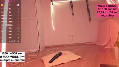 Snapshot of nickiii666 chatting on 11.28.25 Karolina online show from 11.28.25