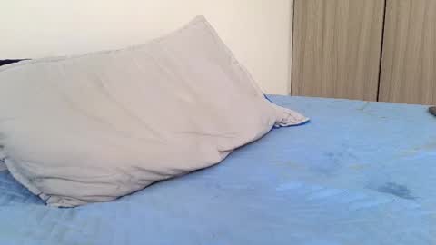 Nicolas              online show from 02.28.25