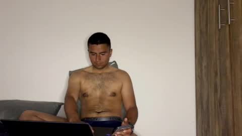 nicktristen_16 online show from 10.25.25