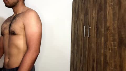 nicktristen_16 online show from 10.29.25