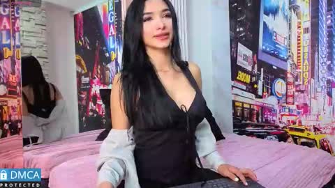 Snapshot of nicky_1824 chatting on 09.29.25 NICKY online show from 09.29.25