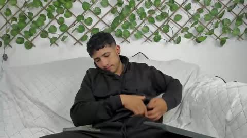 nicky online show from 02.25.25