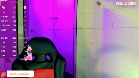 Snapshot of nickynoa chatting on 10.14.25 Nicky online show from 10.14.25