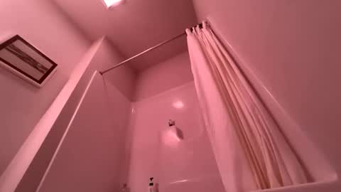 NicoDuvall online show from 11.26.25