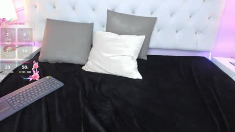 Snapshot of nicol_betancur chatting on 02.08.25 Nicol online show from 02.08.25