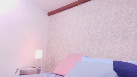 Snapshot of nicol_ferrer chatting on 09.29.25 Nicol online show from 09.29.25