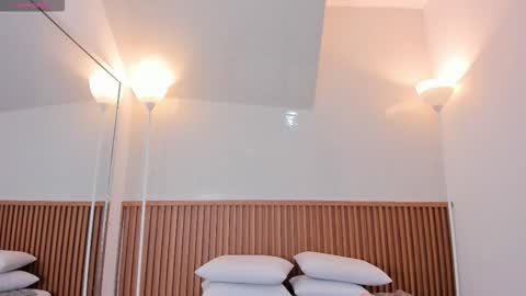 Snapshot of nicol_giraldo chatting on 01.10.26 Nicol online show from 01.10.26