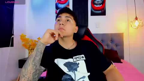 Snapshot of nicolas_james_sc chatting on 09.23.25 nicolas_james_sc online show from 09.23.25