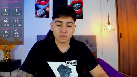 Snapshot of nicolas_james_sc chatting on 10.21.25 nicolas_james_sc online show from 10.21.25