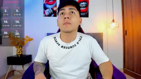 Snapshot of nicolas_james_sc chatting on 10.23.25 nicolas_james_sc online show from 10.23.25