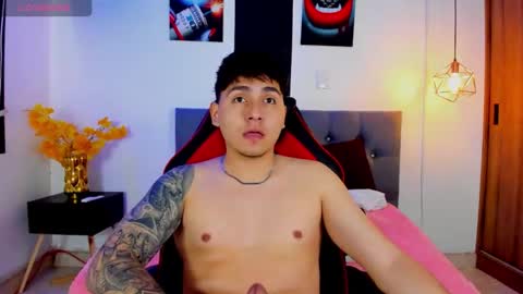 Snapshot of nicolas_james_sc chatting on 11.25.25 nicolas_james_sc online show from 11.25.25