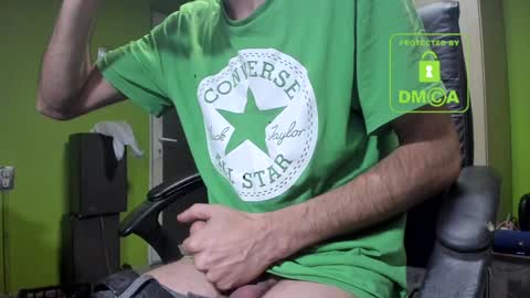 Snapshot of nicolasguy chatting on 01.04.25 L. Nicolas online show from 01.04.25