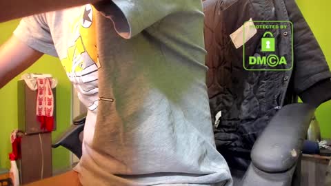 Snapshot of nicolasguy chatting on 01.09.25 L. Nicolas online show from 01.09.25