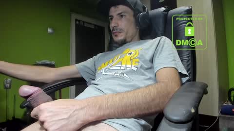 Snapshot of nicolasguy chatting on 01.26.25 L. Nicolas online show from 01.26.25