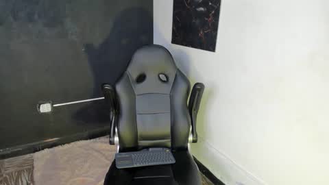 nicole_and_thiago1 online show from 02.25.26