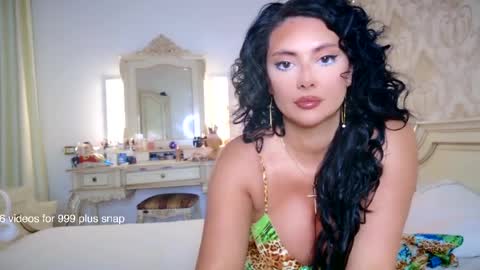 nicole online show from 04.10.26