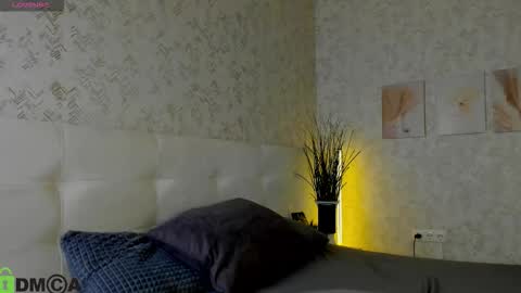 GMT7TueWedThSu 0300am-0900am. Sa 1000am-0400pm online show from 10.09.25