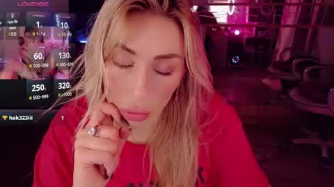 Nicole online show from 10.17.25