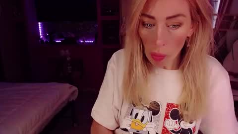 Nicole online show from 10.28.25