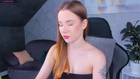 Snapshot of nicole_vasquezz chatting on 05.29.26 Nicole My schedule for the week 2 GMT 9am-15pm Mo Tu Th Fr online show from 05.29.26