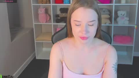 Snapshot of nicole_vasquezz chatting on 06.22.26 Nicole My schedule for the week 2 GMT 9am-15pm Mo Tu Th Fr online show from 06.22.26