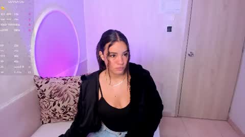 Snapshot of nicolee_blair chatting on 08.01.26 Nicole online show from 08.01.26