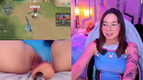 Snapshot of nicoleferrel chatting on 09.11.25 Nicole online show from 09.11.25