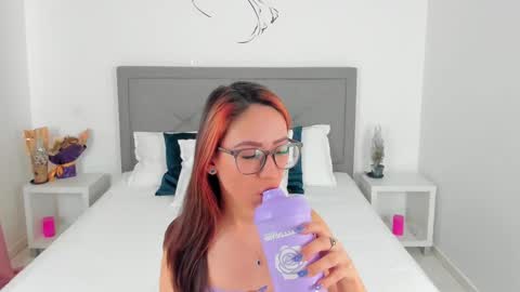 Snapshot of nicoleirisxxx chatting on 02.01.25 nicoleirisxxx online show from 02.01.25