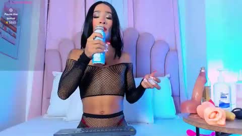 nicolemadrird online show from 02.05.26