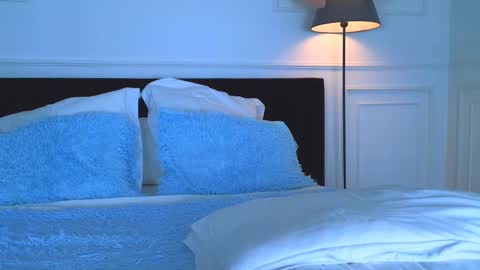 Nicole online show from 02.22.25