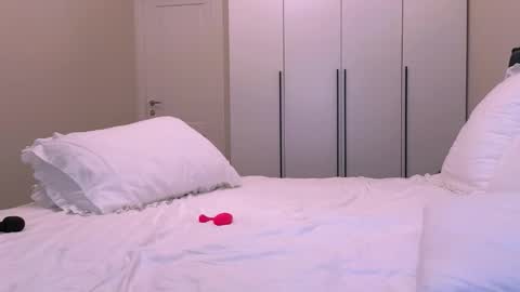 Nicole online show from 11.10.25