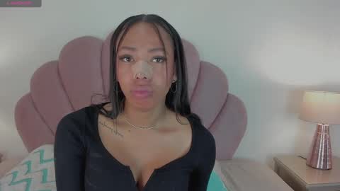 Snapshot of nicoleparadise_ chatting on 09.15.25 NICOLE online show from 09.15.25