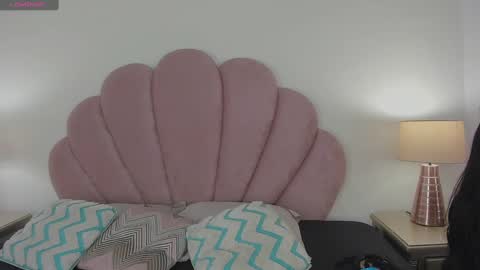 Snapshot of nicoleparadise_ chatting on 09.16.25 NICOLE online show from 09.16.25