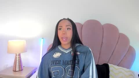 Snapshot of nicoleparadise_ chatting on 12.19.25 NICOLE online show from 12.19.25