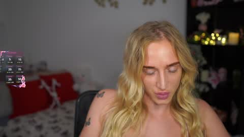 Snapshot of nicolette__shea_ chatting on 12.20.24 nicolette__shea_ online show from 12.20.24