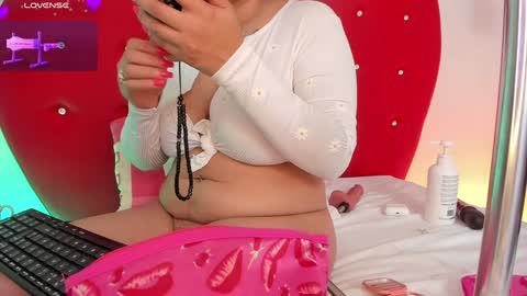 Snapshot of nicolette_rock chatting on 01.27.25 nicolette online show from 01.27.25