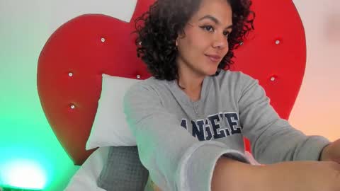 Snapshot of nicolette_rock chatting on 11.27.25 nicolette online show from 11.27.25