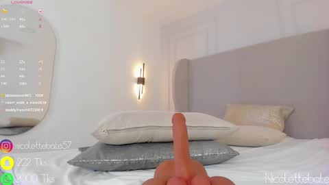 Nicole online show from 02.10.25