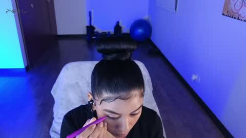 Nicoll  Independent model online show from 04.11.26