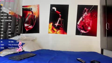 nicolle_hanks1 online show from 11.13.25