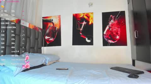 nicolle_hanks1 online show from 02.10.26