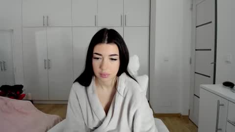 Nicolle online show from 02.01.26