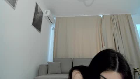 Nicolle online show from 04.03.26