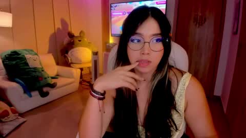 Snapshot of nicollemeyer chatting on 01.16.25 Nicolle Go to Visit online show from 01.16.25