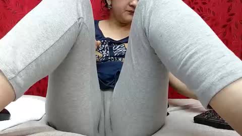 NICOLLE online show from 11.21.25