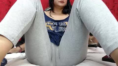 NICOLLE online show from 04.04.26